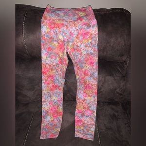 Lululemon aligns 25”